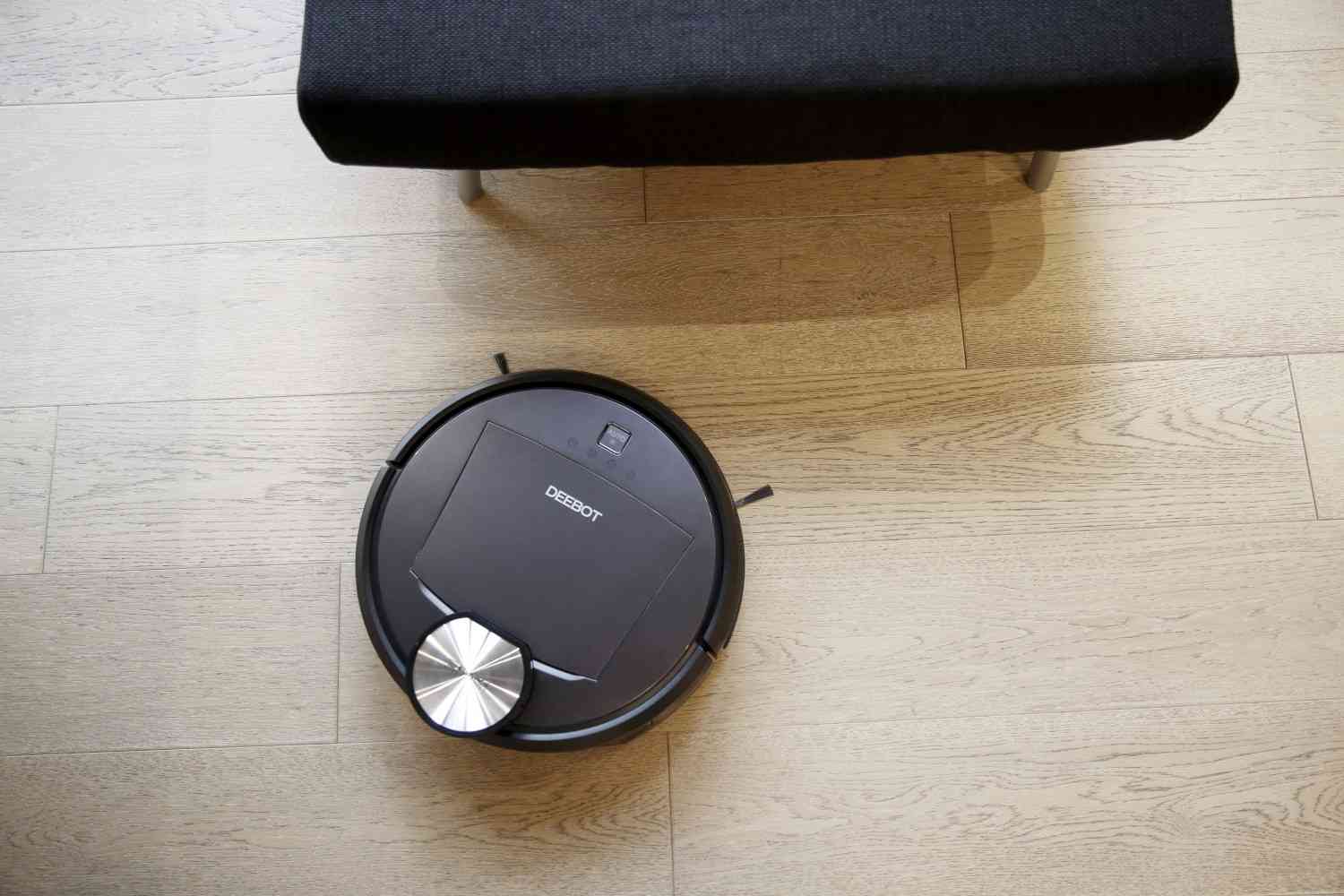 Haushaltsgeräte Haushaltsroboter DEEBOT R95 MK II von Ecovacs Robotics soll Zeit und Akku sparen - News, Bild 1