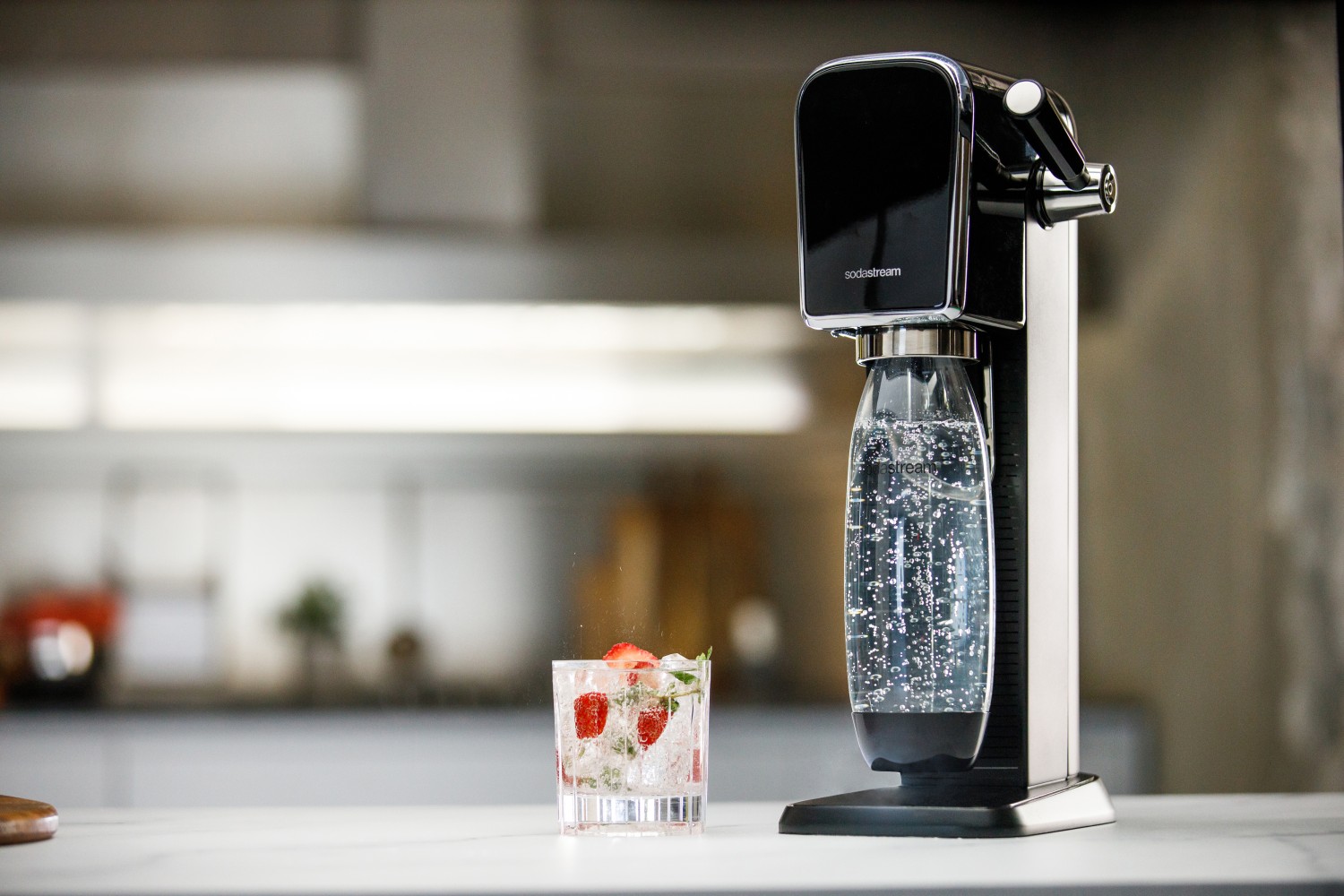 Haushaltsgeräte Sodastream Art: Frisches Mineralwasser über pfiffigen Hebel - News, Bild 2