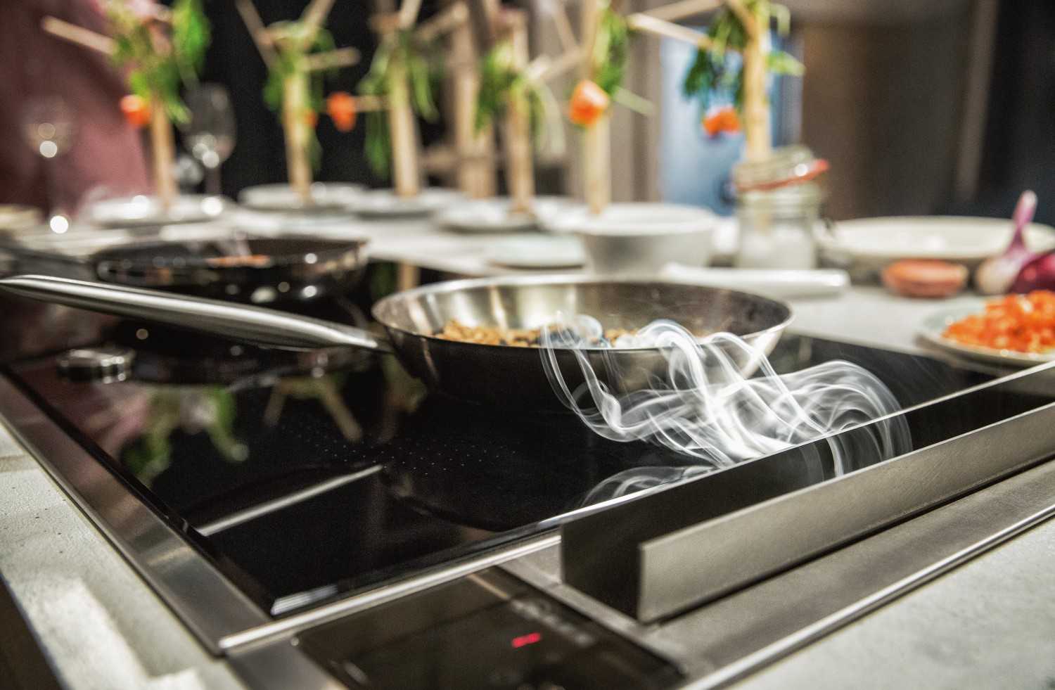 Haushaltsgroßgeräte NEFF: Präzisere Regelung der Gasflamme und unsichtbarer Dunstabzug, Bild 1 Haushaltsgroßgeräte NEFF: Präzisere Regelung der Gasflamme und unsichtbarer Dunstabzug - News, Bild 1