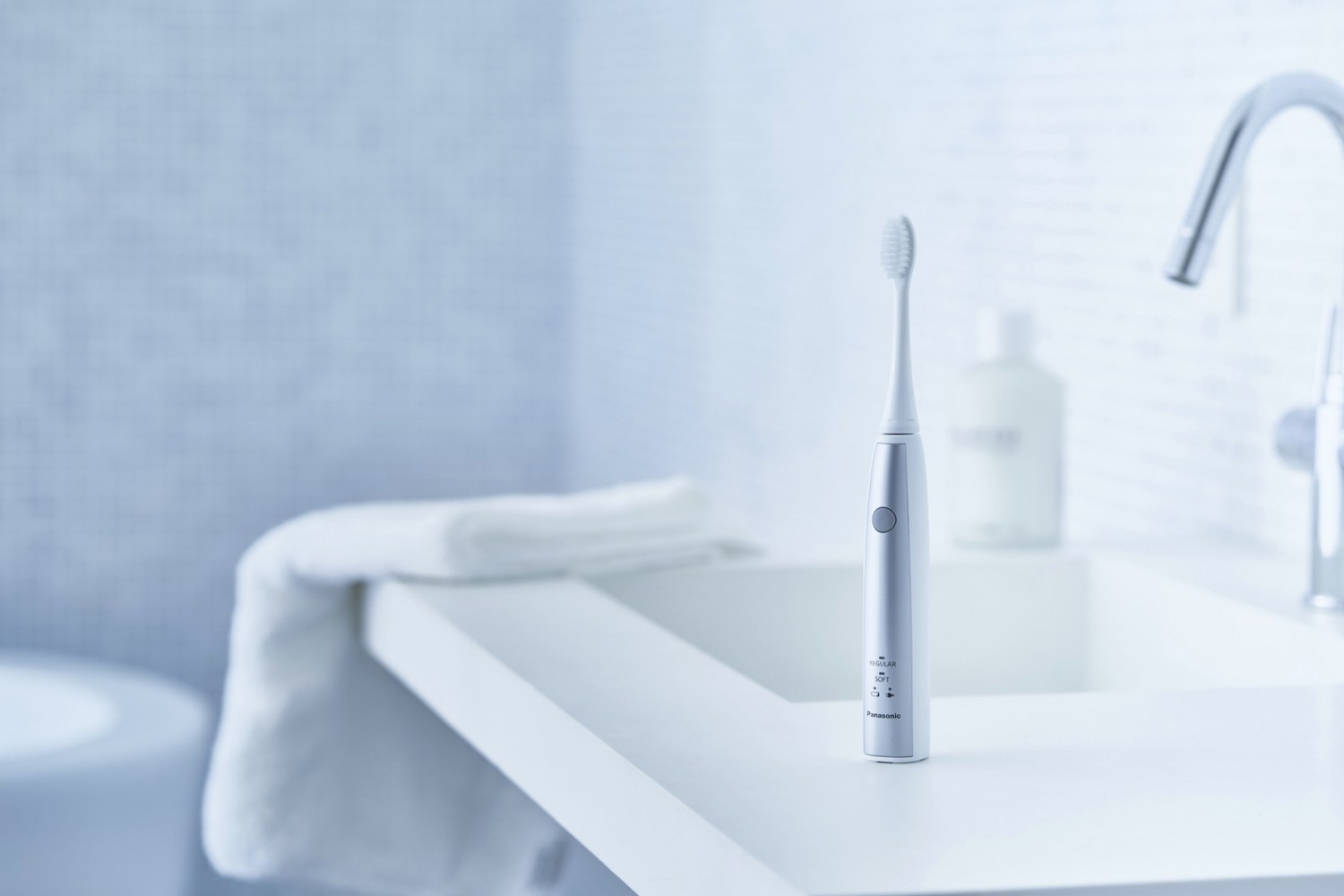 Körperpflege Zwei Intensitätsstufen und 31.000 Schwingungen: Neue Panasonic-Zahnbürste ist da - News, Bild 1