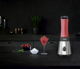 AEG Mini-Mixer von AEG jetzt vielseitiger - Smoothies auch zum Mitnehmen, Bild 1 Haushaltsgeräte Mini-Mixer von AEG jetzt vielseitiger - Smoothies auch zum Mitnehmen - News, Bild 1