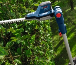 Marke: Bosch Für Baumkronen und Äste: Neuer Akku-Hochentaster von Bosch, Bild 1 Produktvorstellung Für Baumkronen und Äste: Neuer Akku-Hochentaster von Bosch - News, Bild 1