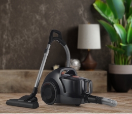 Marke: Grundig Neuer Grundig-Staubsauger mit recycelten Bauteilen - 8,5 Meter Aktionsradius, Bild 1 Haushaltsgeräte Neuer Grundig-Staubsauger mit recycelten Bauteilen - 8,5 Meter Aktionsradius - News, Bild 1