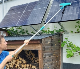 Produktvorstellung Reinigung von Solarmodulen mit dem Window & Frame Cleaner von Leifheit - News, Bild 1
