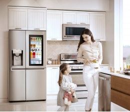 LG Vollgestopft mit jeder Menge Technik: InstaView-Door-in-Door-Kühlschrank von LG ist da, Bild 1 Haushaltsgroßgeräte Vollgestopft mit jeder Menge Technik: InstaView-Door-in-Door-Kühlschrank von LG ist da - News, Bild 1