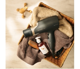 Panasonic Panasonic-Haartrockner mit beweglicher Schnelltrocknungsdüse, Bild 1 Haushaltsgeräte Panasonic-Haartrockner mit beweglicher Schnelltrocknungsdüse - News, Bild 1
