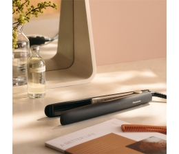 Panasonic Neuer Panasonic-Haarglätter mit Temperatursensor und flexiblen 3D-Keramikplatten, Bild 1 Körperpflege Neuer Panasonic-Haarglätter mit Temperatursensor und flexiblen 3D-Keramikplatten - News, Bild 1