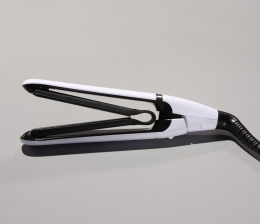 Körperpflege Haarglätter für unterwegs: Air Plates Compact S2412 von Remington ab März - News, Bild 1