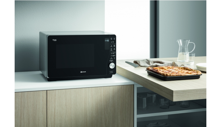 Bauknecht Ohne Drehteller: Mikrowelle Extra Space Crisp von Bauknecht mit quadratischer Platte, Bild 1 Haushaltsgeräte Ohne Drehteller: Mikrowelle Extra Space Crisp von Bauknecht mit quadratischer Platte - News, Bild 1