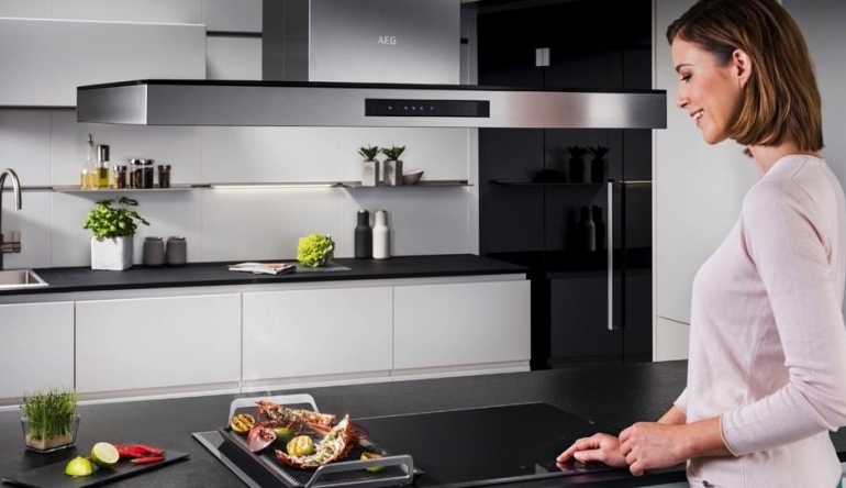 Haushaltsgeräte Grenzenlos flexibel: Induktions-Kochen auf voller Fläche, Bild 1 Haushaltsgeräte Grenzenlos flexibel: Induktions-Kochen auf voller Fläche - News, Bild 1