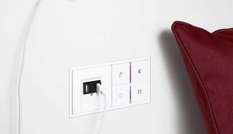 Haussteuerung USB-Ladestation für Smartphones im Schalterdesign: Schluss mit belegten Steckdosen - News, Bild 1
