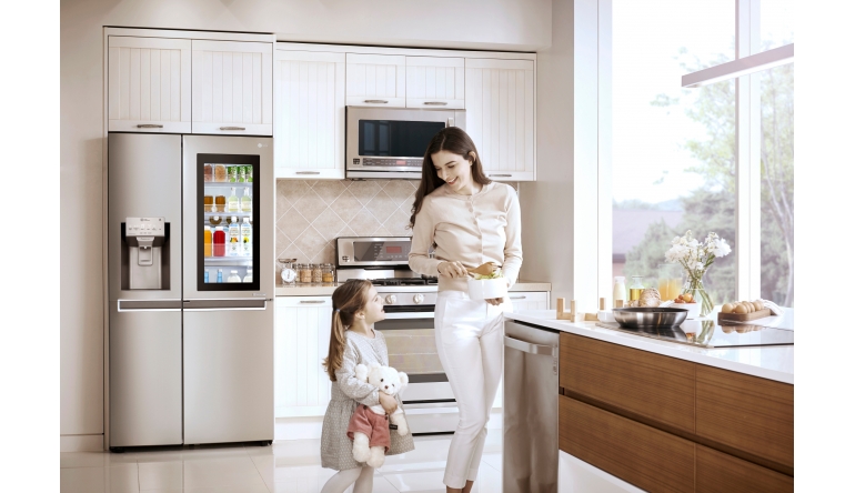 LG Vollgestopft mit jeder Menge Technik: InstaView-Door-in-Door-Kühlschrank von LG ist da, Bild 1 Haushaltsgroßgeräte Vollgestopft mit jeder Menge Technik: InstaView-Door-in-Door-Kühlschrank von LG ist da - News, Bild 1