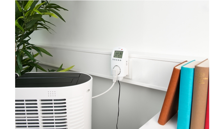 Pearl Die Raumtemperatur per Stimme oder App steuern: WLAN-Steckdosen-Thermostat von Revolt, Bild 1 Haussteuerung Die Raumtemperatur per Stimme oder App steuern: WLAN-Steckdosen-Thermostat von Revolt - News, Bild 1