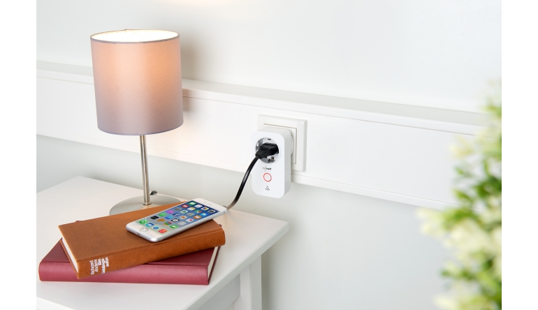 Pearl WLAN-Steckdose: Lampen und Co. per Stimme und unterwegs per App steuern, Bild 1 Haussteuerung WLAN-Steckdose: Lampen und Co. per Stimme und unterwegs per App steuern - News, Bild 1