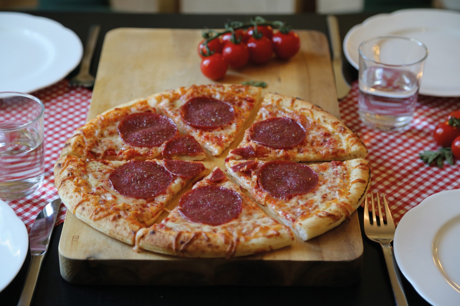 Vergleichstest: Großer Geschmackstest · Tiefkühl-Pizza, Bild 2 Tiefkühl-Pizza: Großer Geschmackstest · Tiefkühl-Pizza, Bild 2