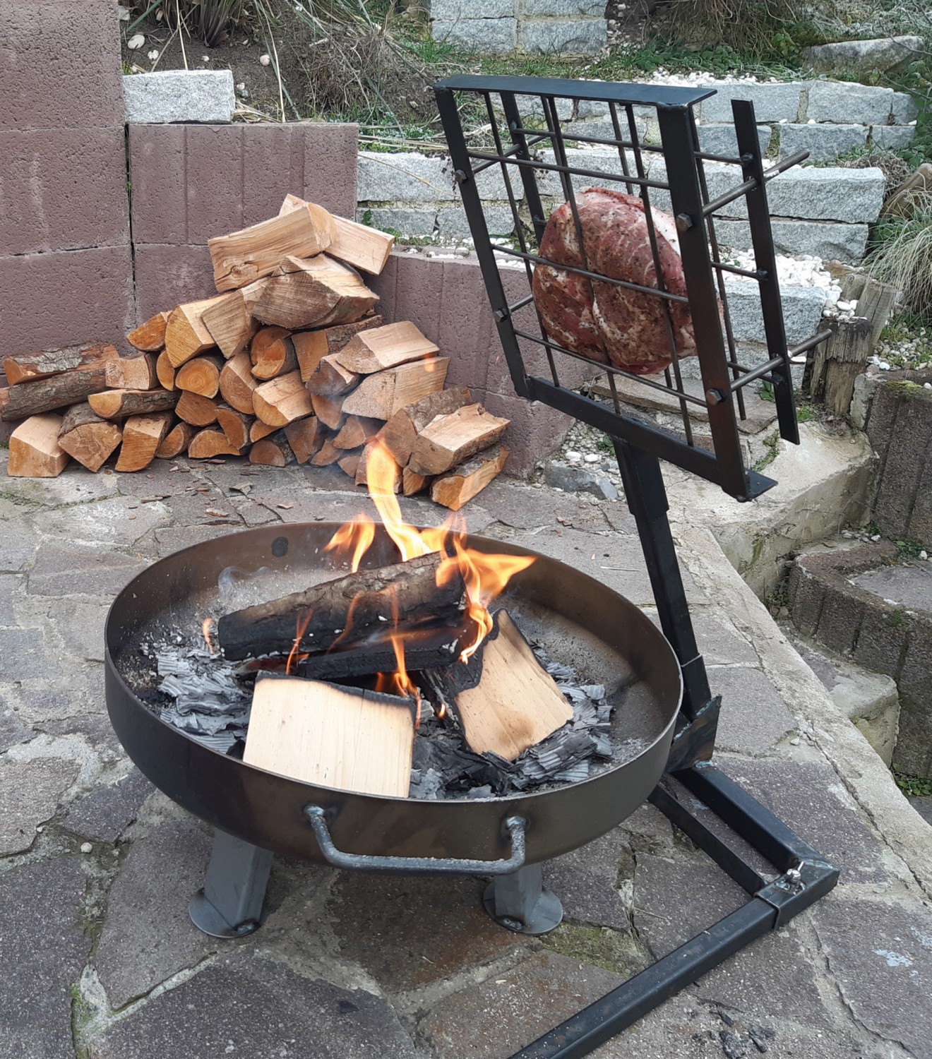 Profi im Langzeitgrillen: AHR-Vertieb Asado Grill, Bild 2 Grill AHR-Vertieb Asado Grill im Test, Bild 2