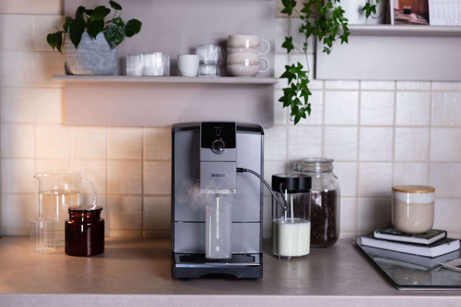 20 Jahre Nivona! - Jubiläum mit Sondermodell und Garantieverlängerung: Nivona NICR 793, Bild 1 Kaffeevollautomat Nivona NICR 793 im Test, Bild 1