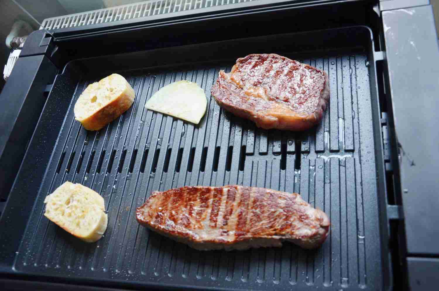 Tischgrill WMF Lono Tischgrill mit Glasdeckel im Test, Bild 3