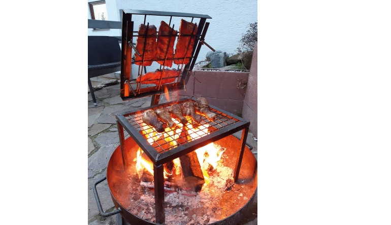 Profi im Langzeitgrillen: AHR-Vertieb Asado Grill, Bild 1 Grill AHR-Vertieb Asado Grill im Test, Bild 1
