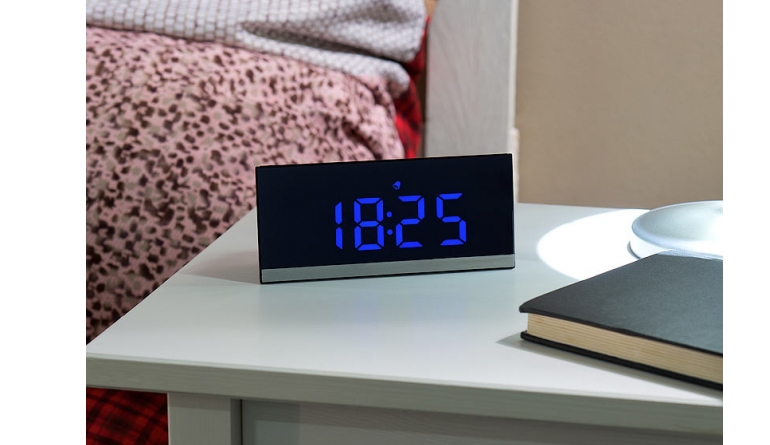 dimmbarer Funkwecker: infactory dimmbare Funk-LED-Tischuhr, Bild 1 Sonstiges Haustechnik infactory dimmbare Funk-LED-Tischuhr im Test, Bild 1