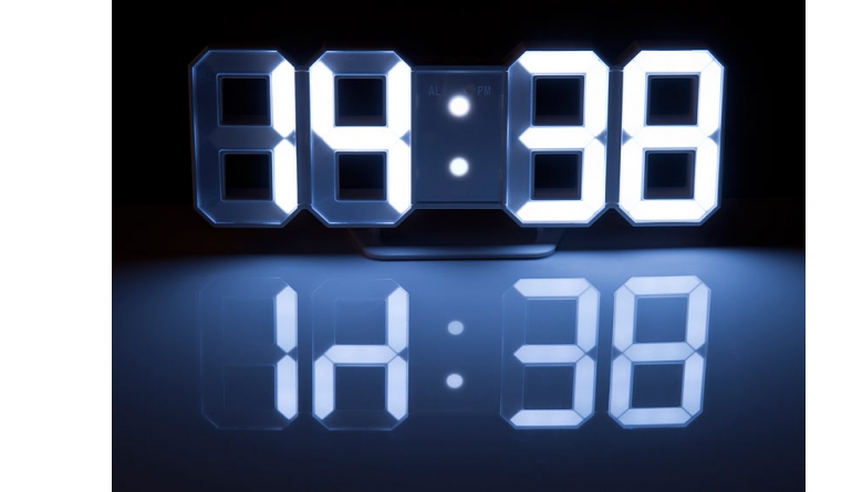 Moderne Uhr mit Weckfunktion: LUNARTEC Große Digital-LED-Tisch- & Wanduhr, Bild 1 Sonstiges Haustechnik LUNARTEC Große Digital-LED-Tisch- & Wanduhr im Test, Bild 1